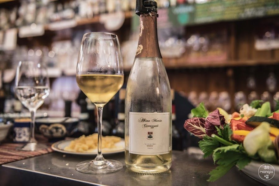 Cantine Isola, Milan