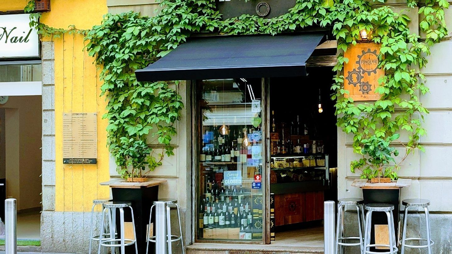 Fonderia Aperitivi Milan bar interior