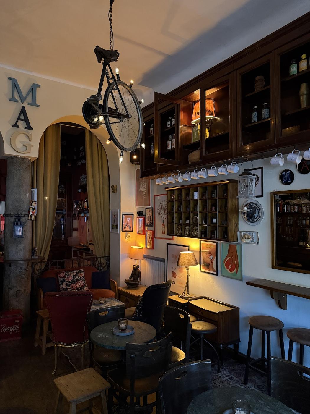 Mag Cafe, Milan