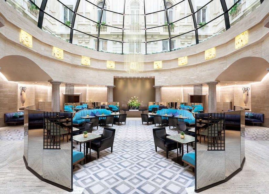 The Blue Hour at Park Hyatt bar service
