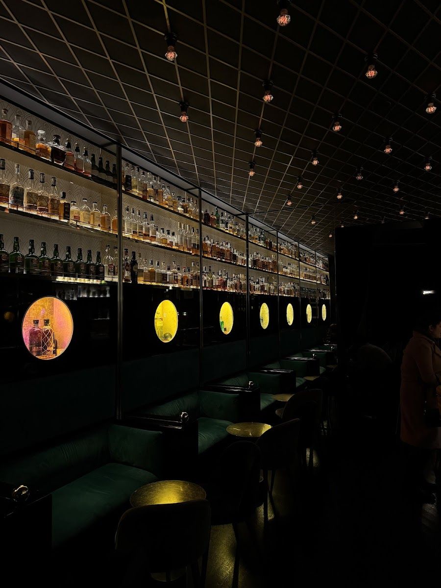 The Spirit bar service