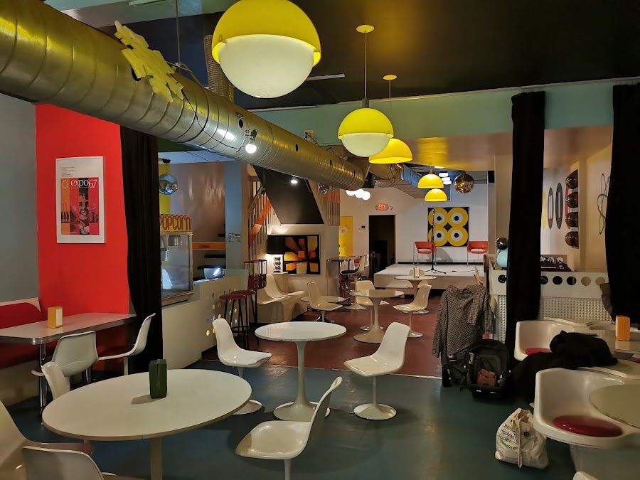 Bar Atomic Montreal interior