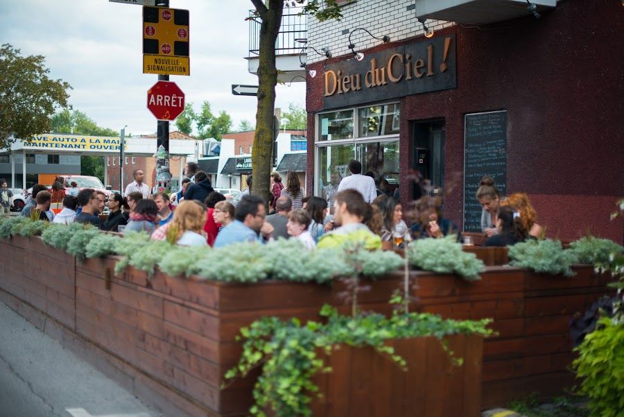 Dieu du Ciel! Mile End atmosphere