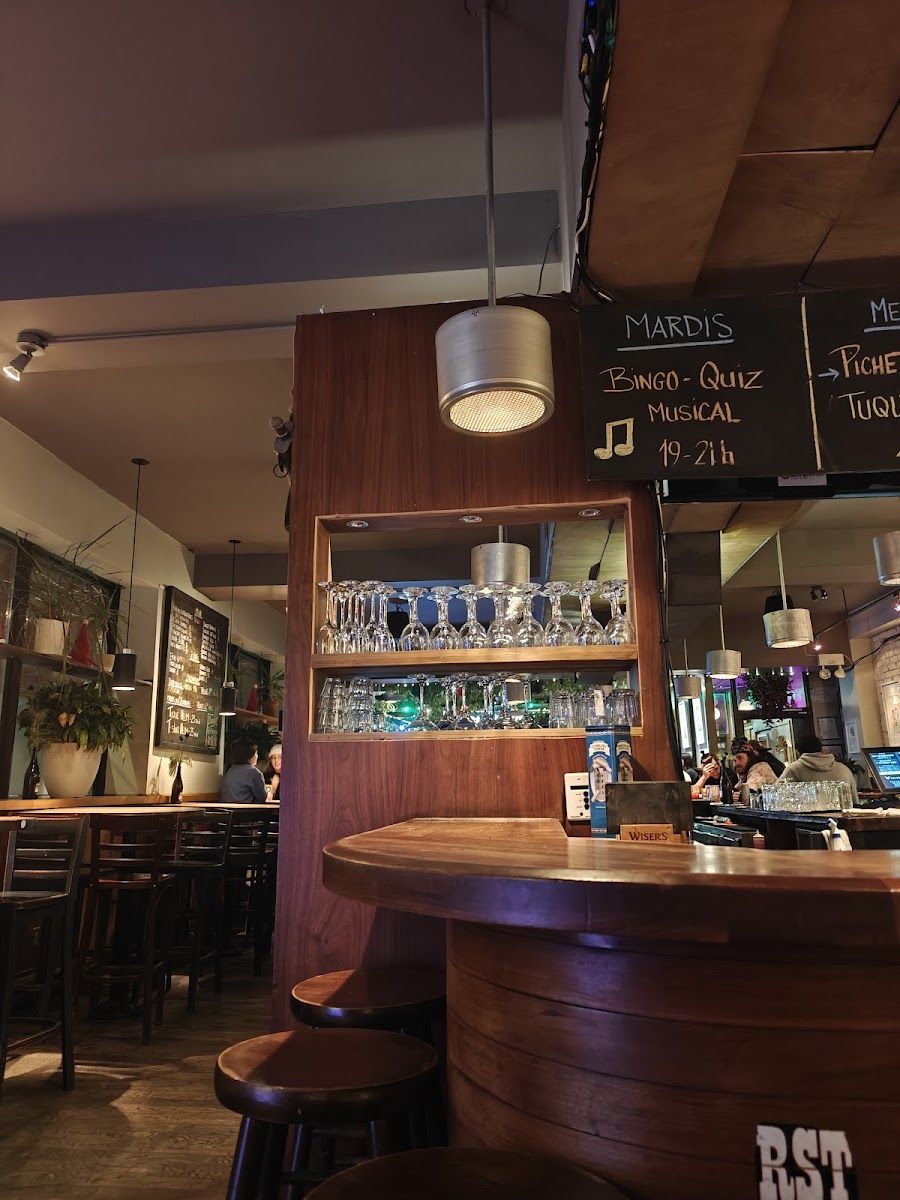 Helm Microbrasserie Mile-End atmosphere