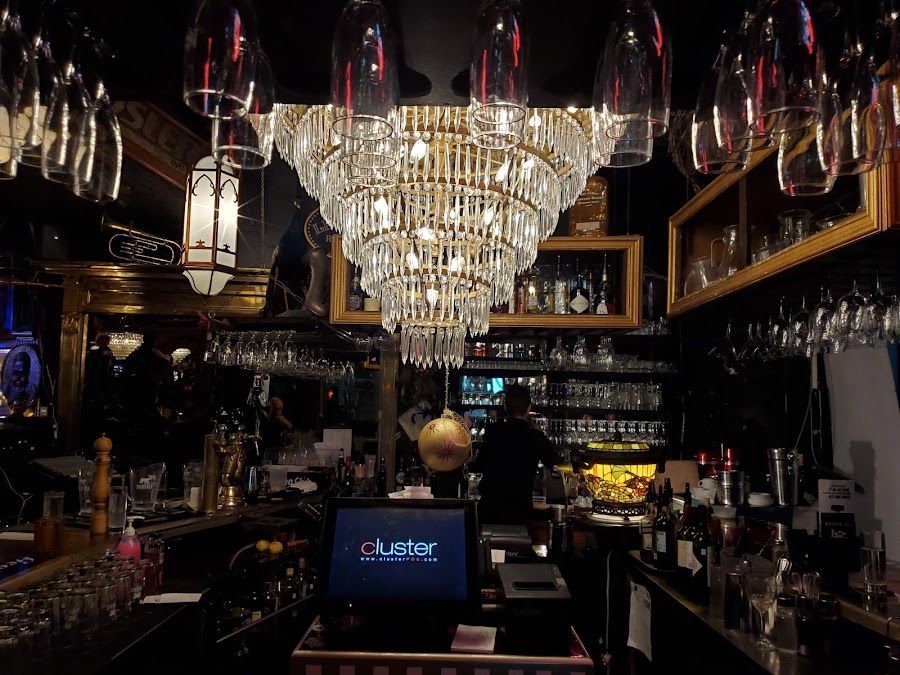 House of Jazz bar service