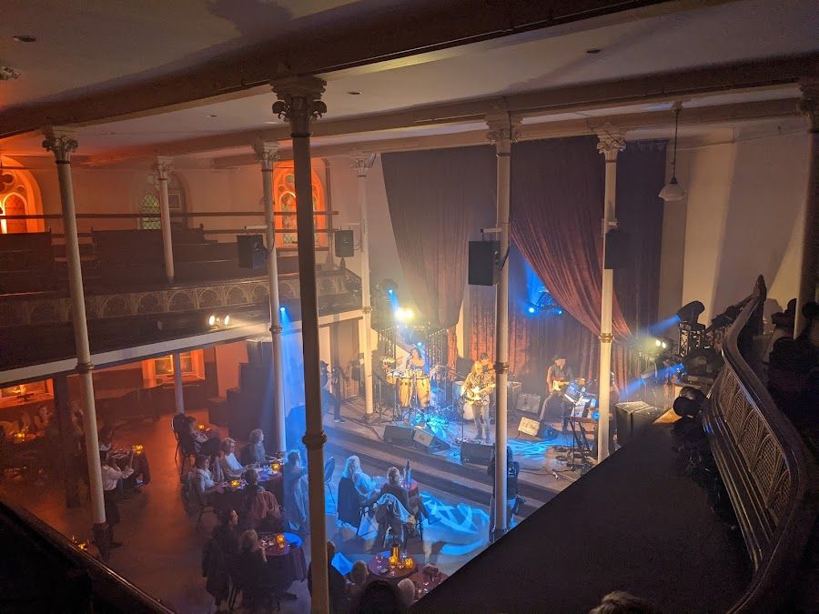 Le Balcon Cabaret Music Hall Plateau-Mont-Royal atmosphere