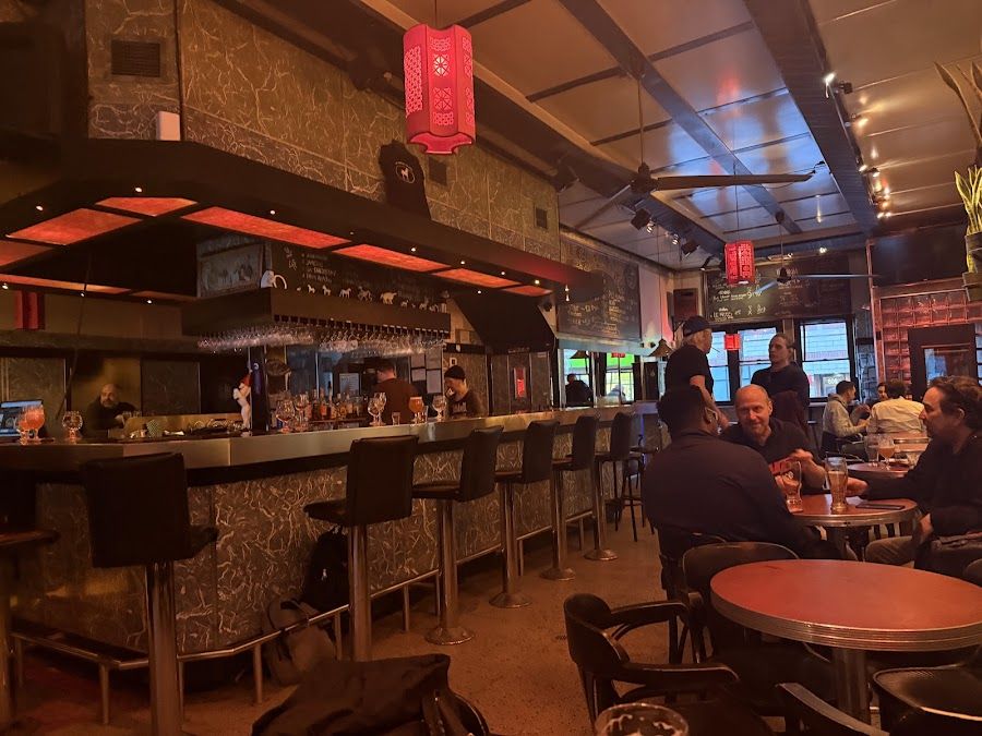 Le Cheval Blanc Montreal interior