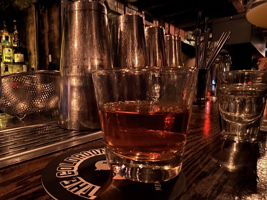 Le Coldroom Old Montreal atmosphere