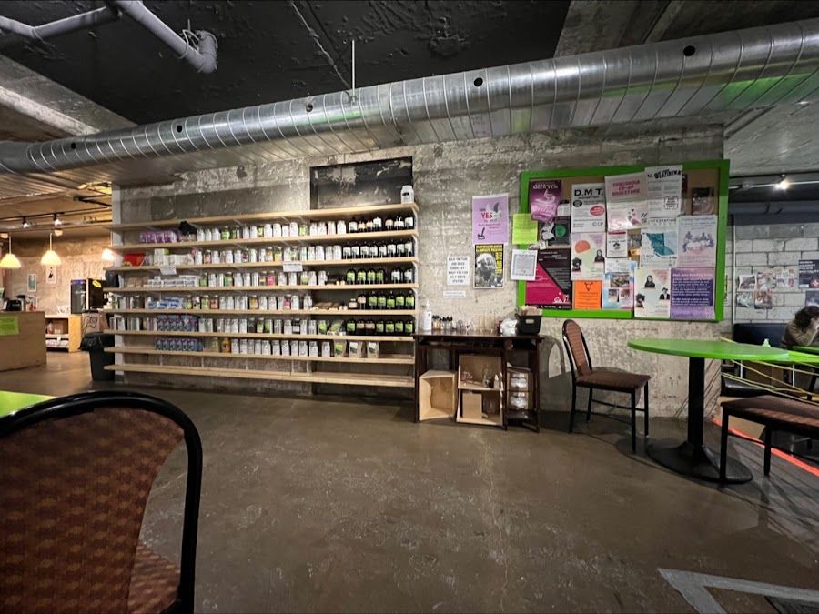 Le Frigo Vert bar service