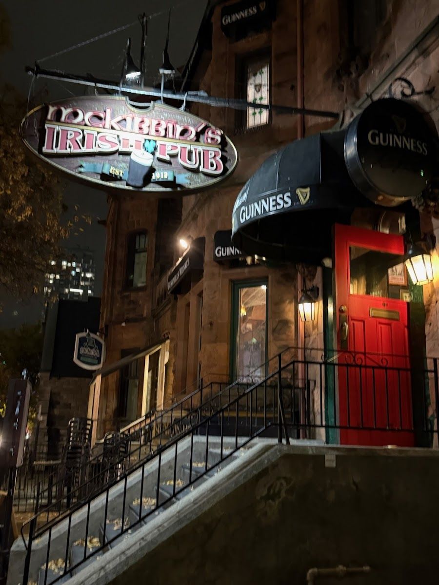 McKibbin's Irish Pub Ville-Marie atmosphere