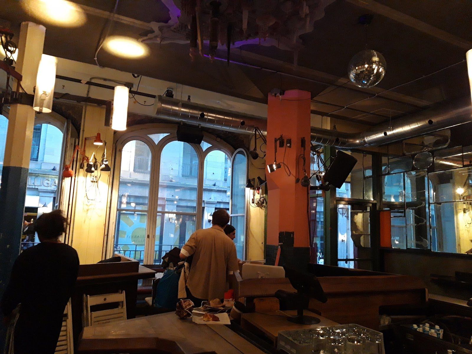 Philemon Bar, Montreal