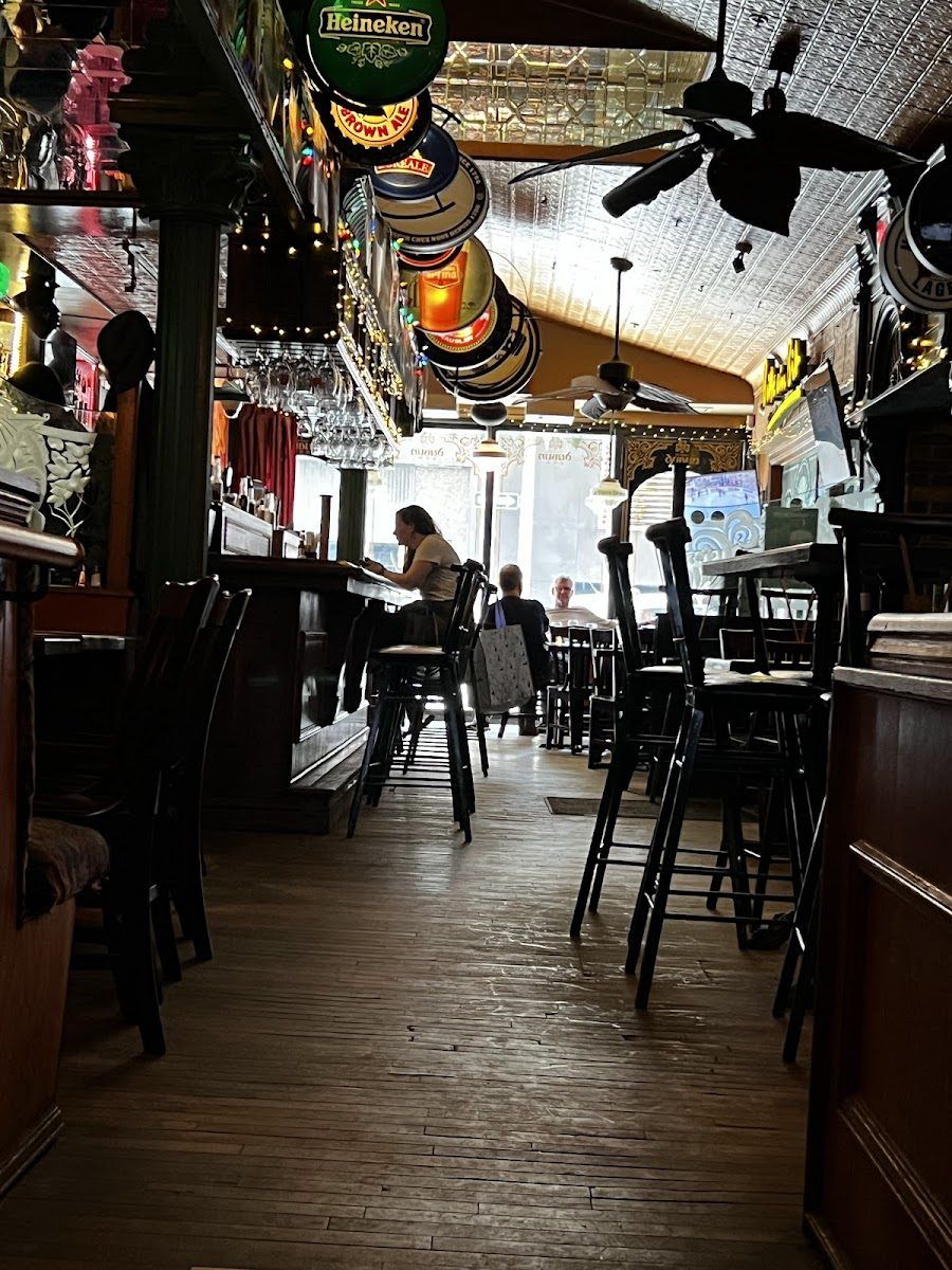 Pub the Old Dublin bar service