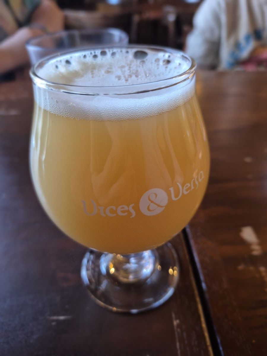 Vices & Versa bar service