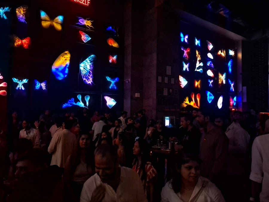 Dragonfly Rooftop Andheri East atmosphere