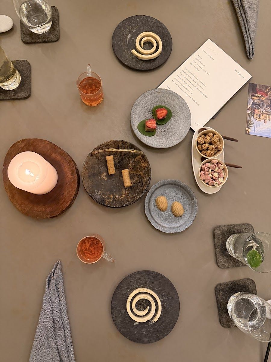 Masque Restaurant Bar bar service