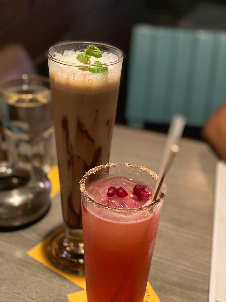 Monkey Bar Tea Lounge Bandra atmosphere