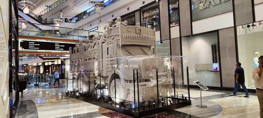 The Londoner Mumbai Lower Parel atmosphere