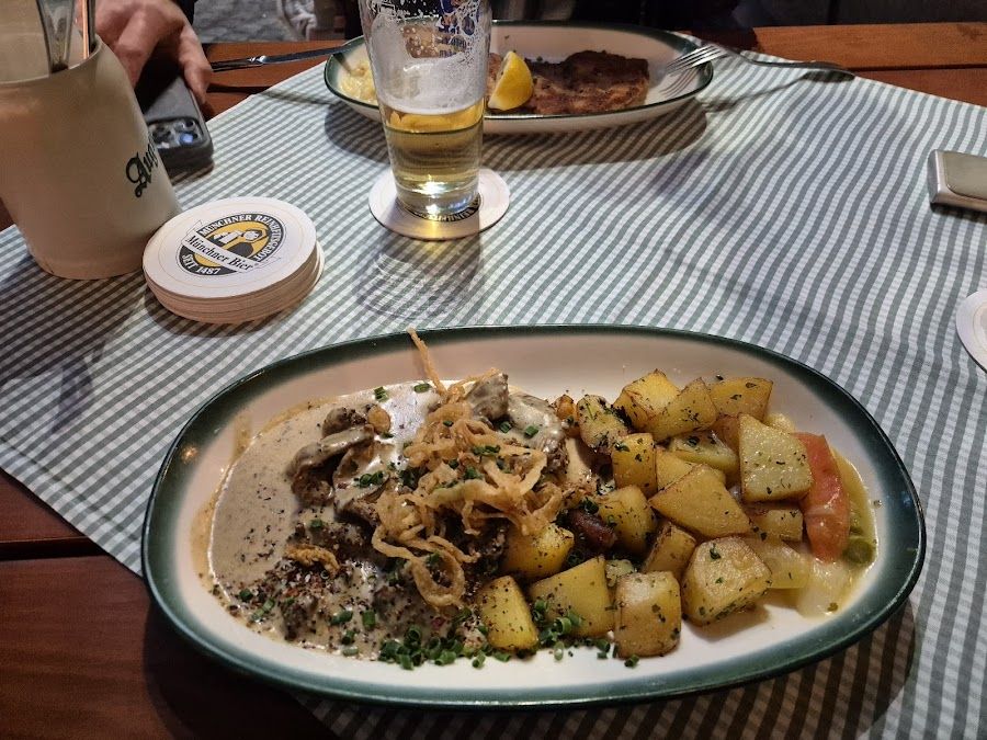 Augustiner-Keller Maxvorstadt atmosphere