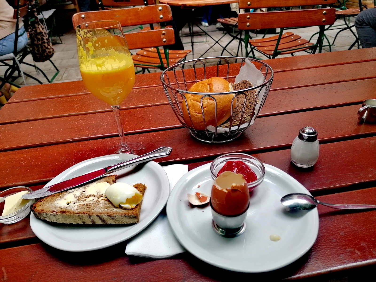 Die Hinterhofbar, Munich