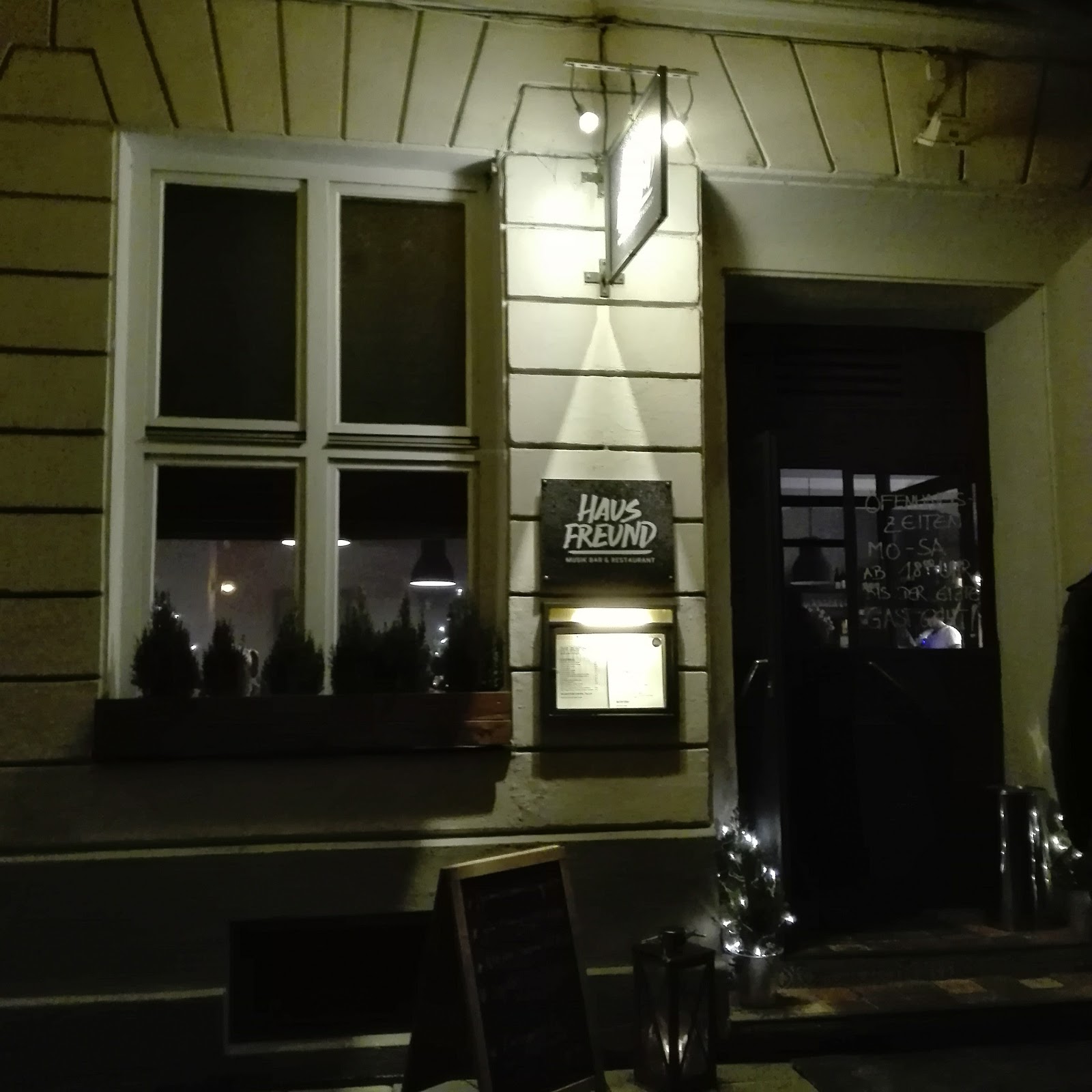 Hausfreund Bar, Munich