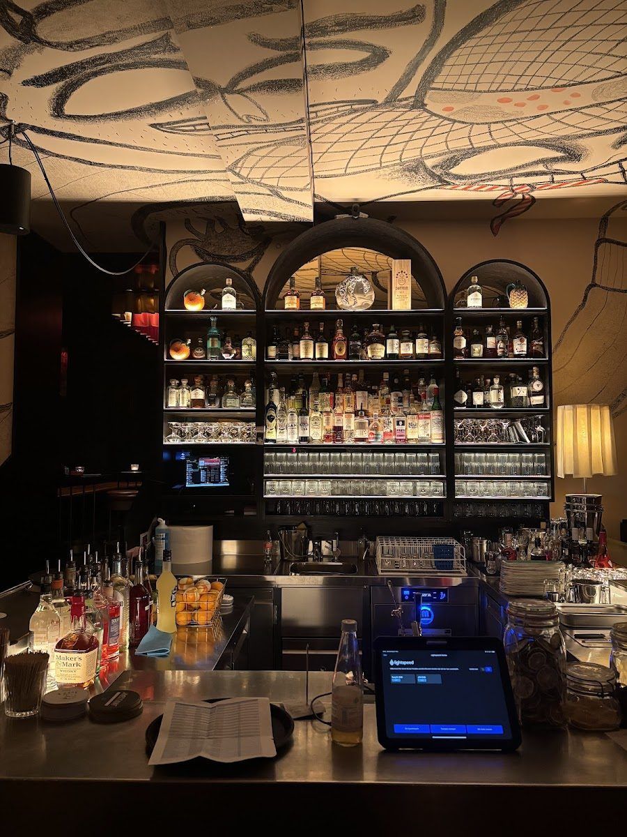 James T Hunt bar service