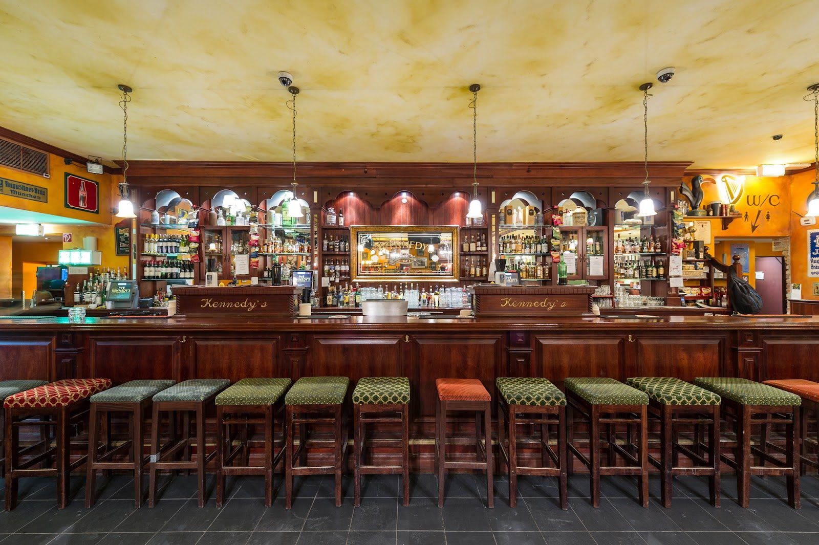 Kennedy's Bar Munchen Munich bar interior
