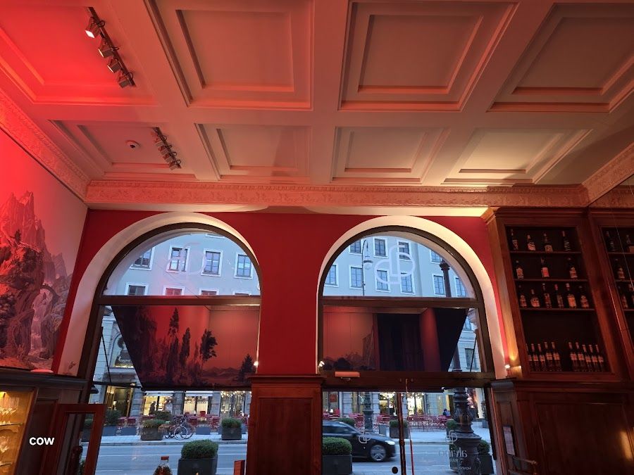 Okto Munchen Bar Maxvorstadt atmosphere