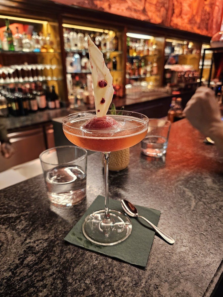 Okto Munchen Bar bar service