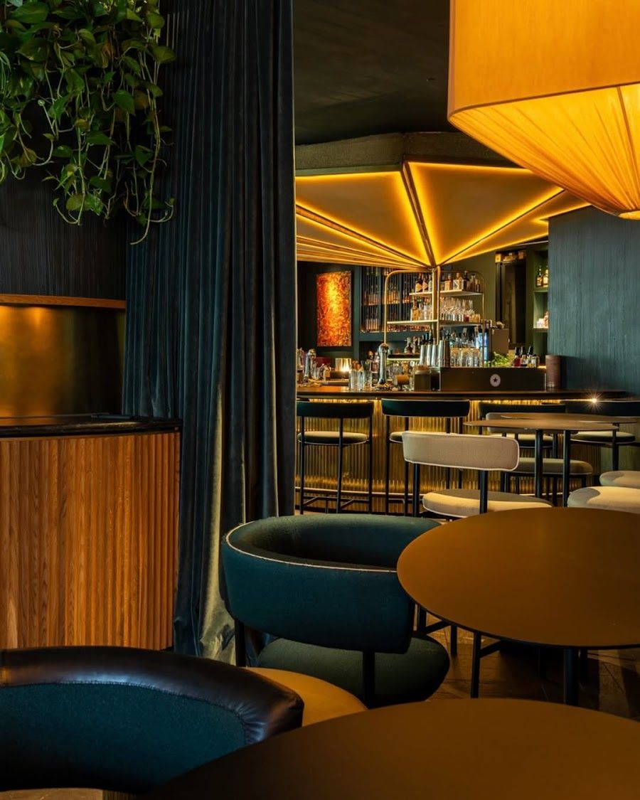 Ory Bar at Mandarin Oriental cocktail at the bar