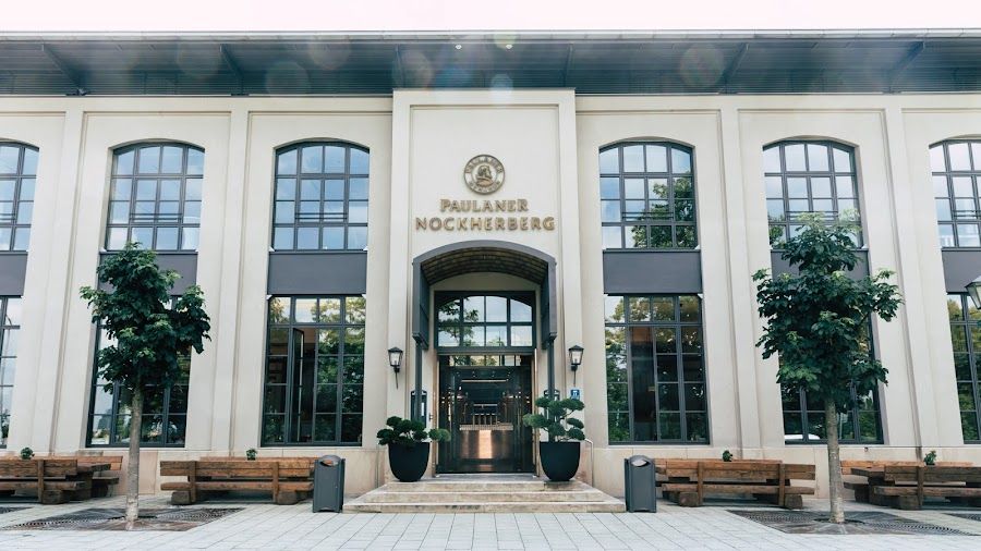 Paulaner am Nockherberg bar service