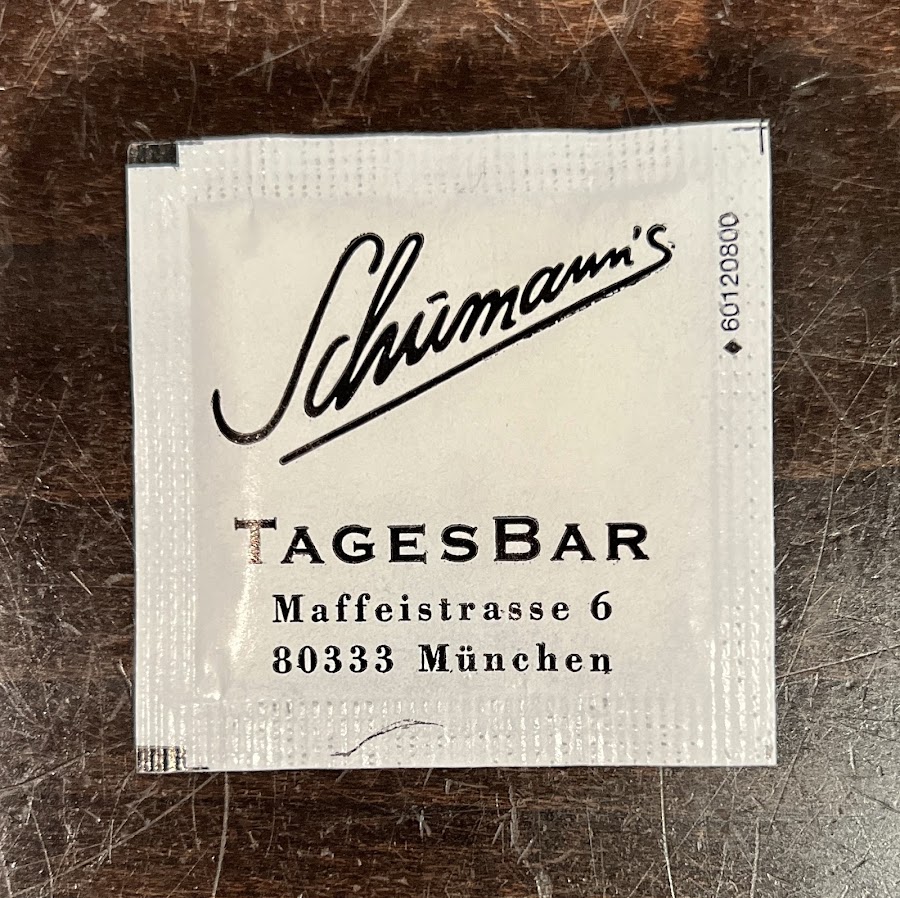 Schumann's Tagesbar terrace in the Funf Hofe, Munich