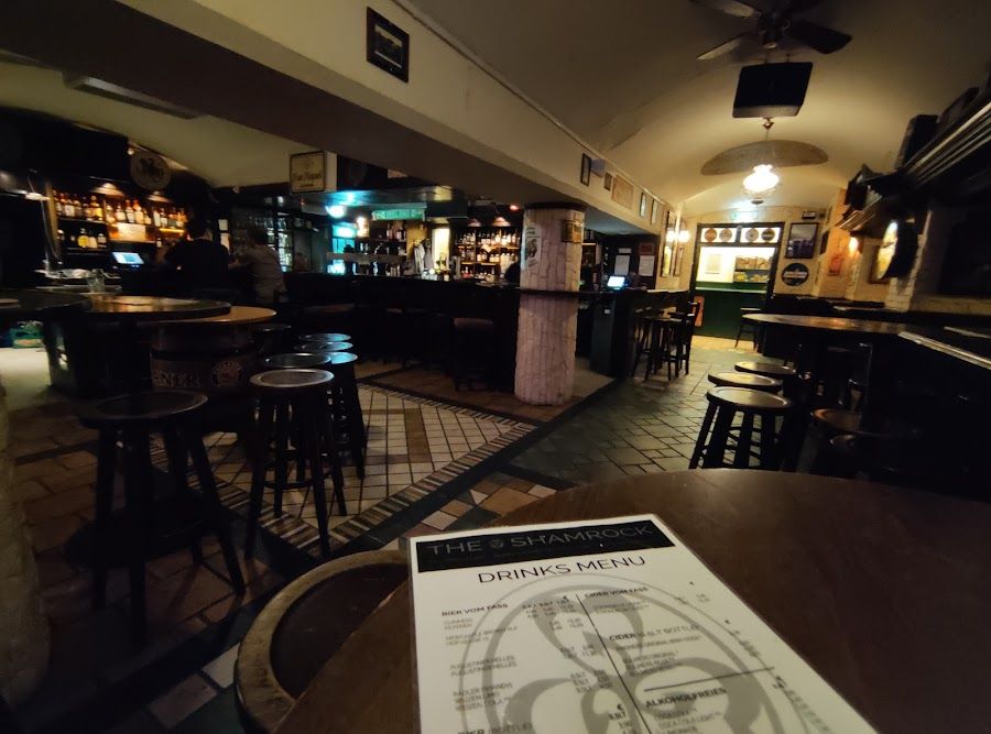 The Shamrock Irish Pub bar service