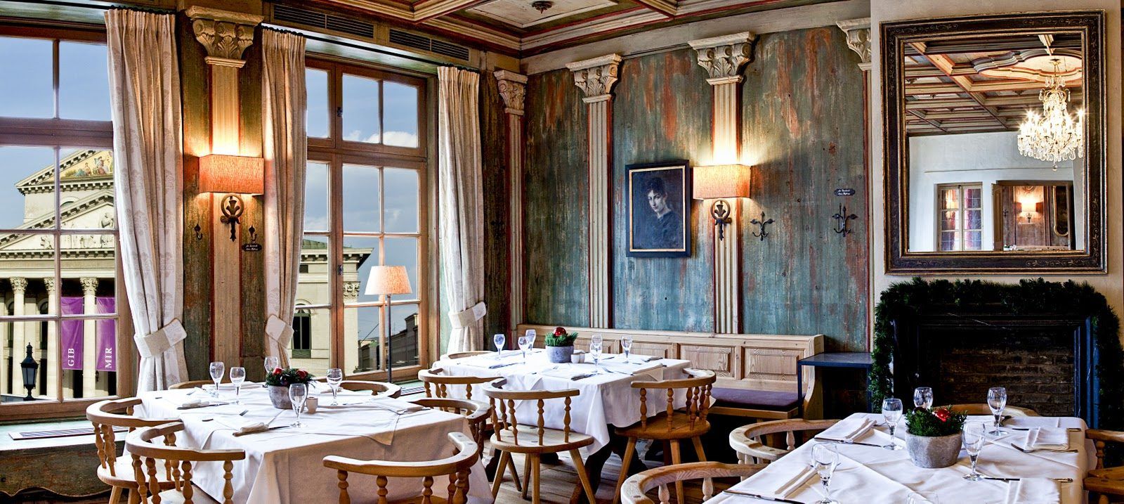 Spatenhaus an der Oper Munich bar interior