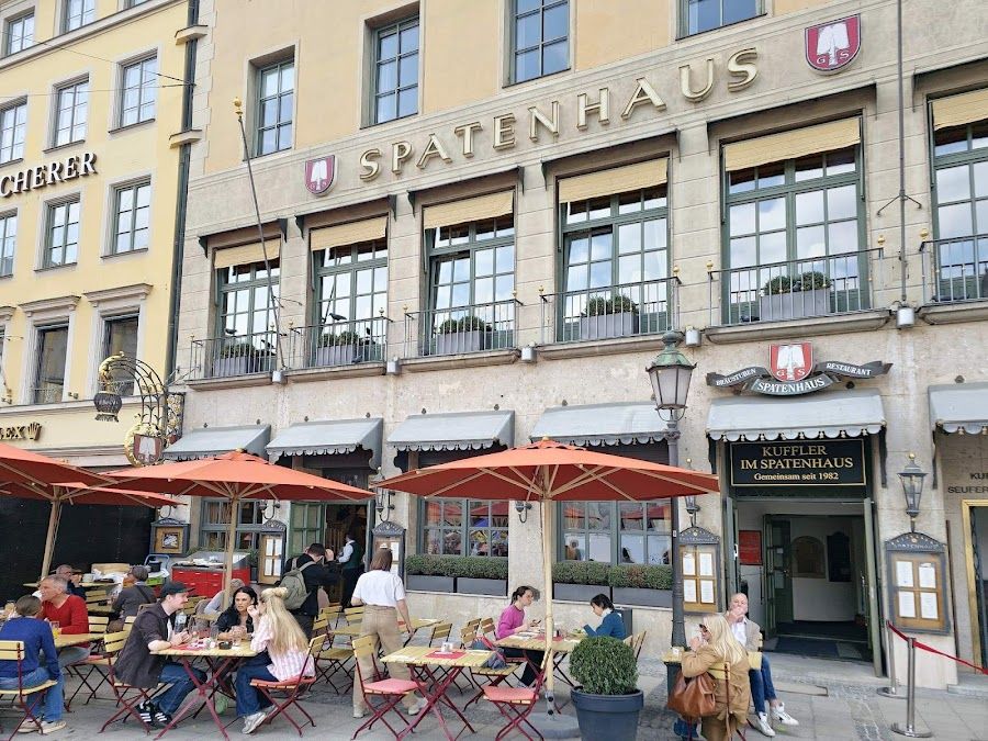 Spatenhaus an der Oper bar service