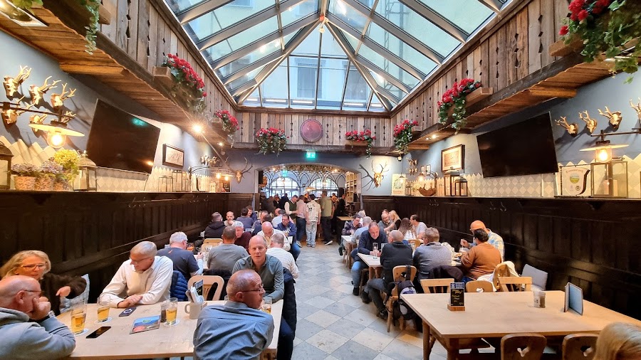 Tegernseer Tal Bräuhaus interior