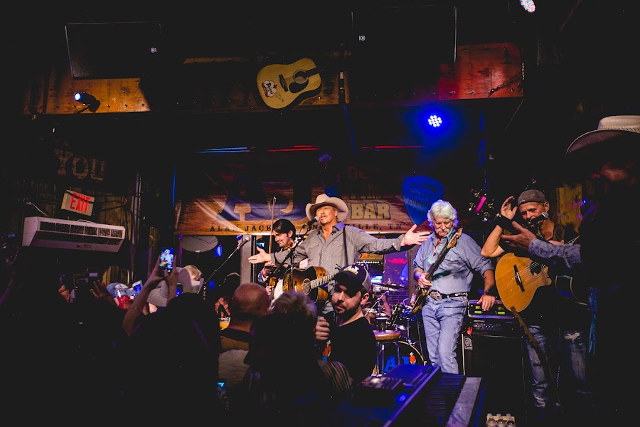 AJ's Good Time Bar, Nashville