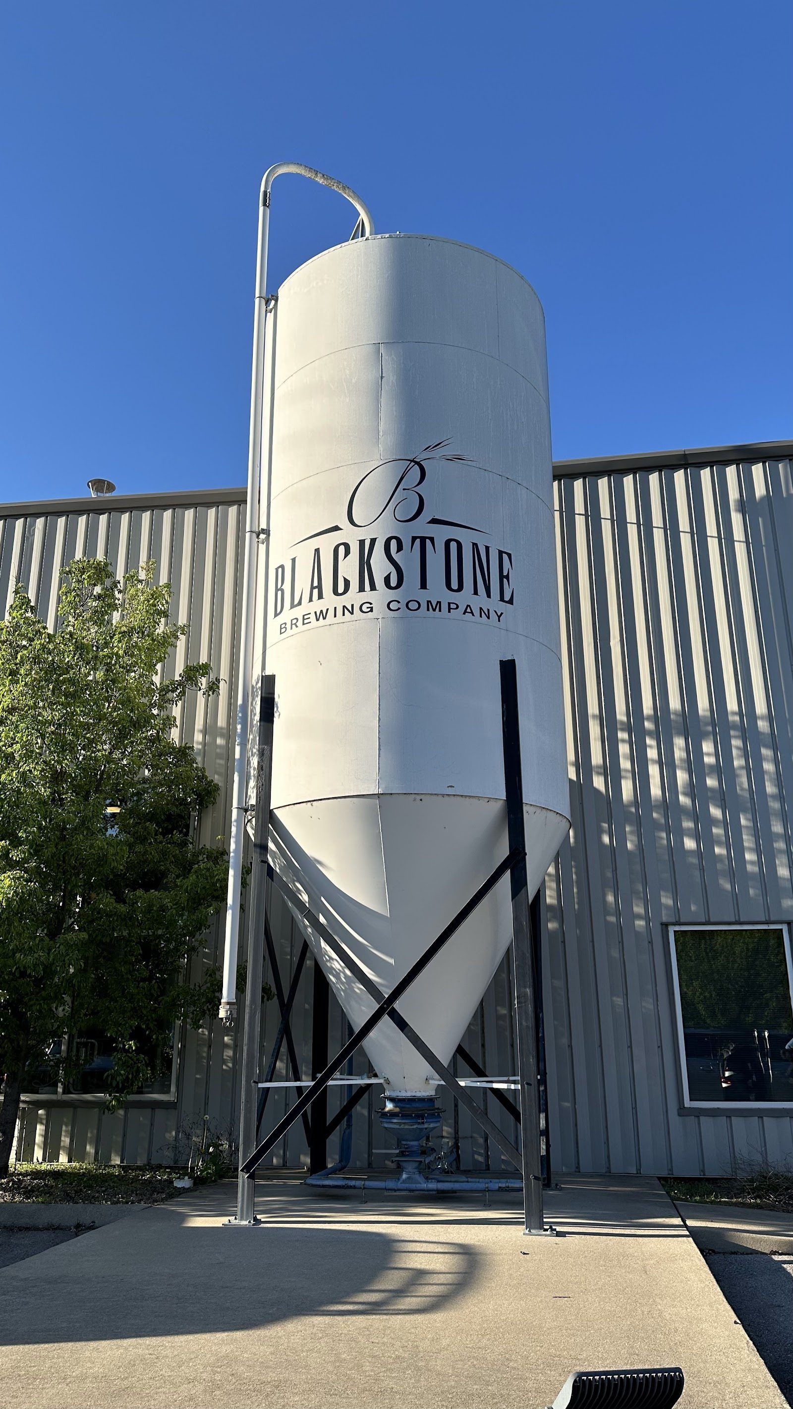 Blackstone Brewing Co Nashville bar interior