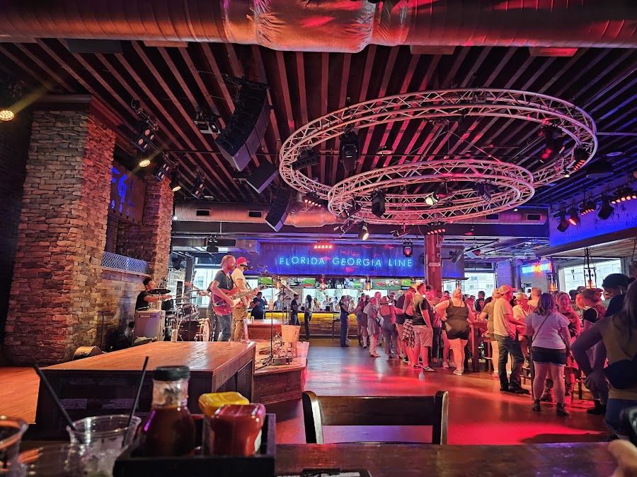 FGL House Downtown atmosphere