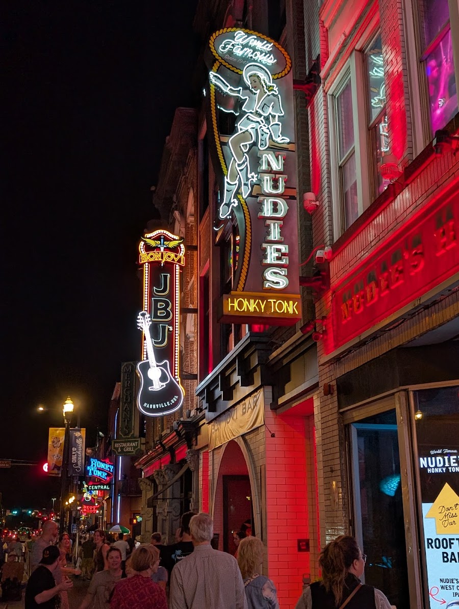 Friends in Low Places, Nashville