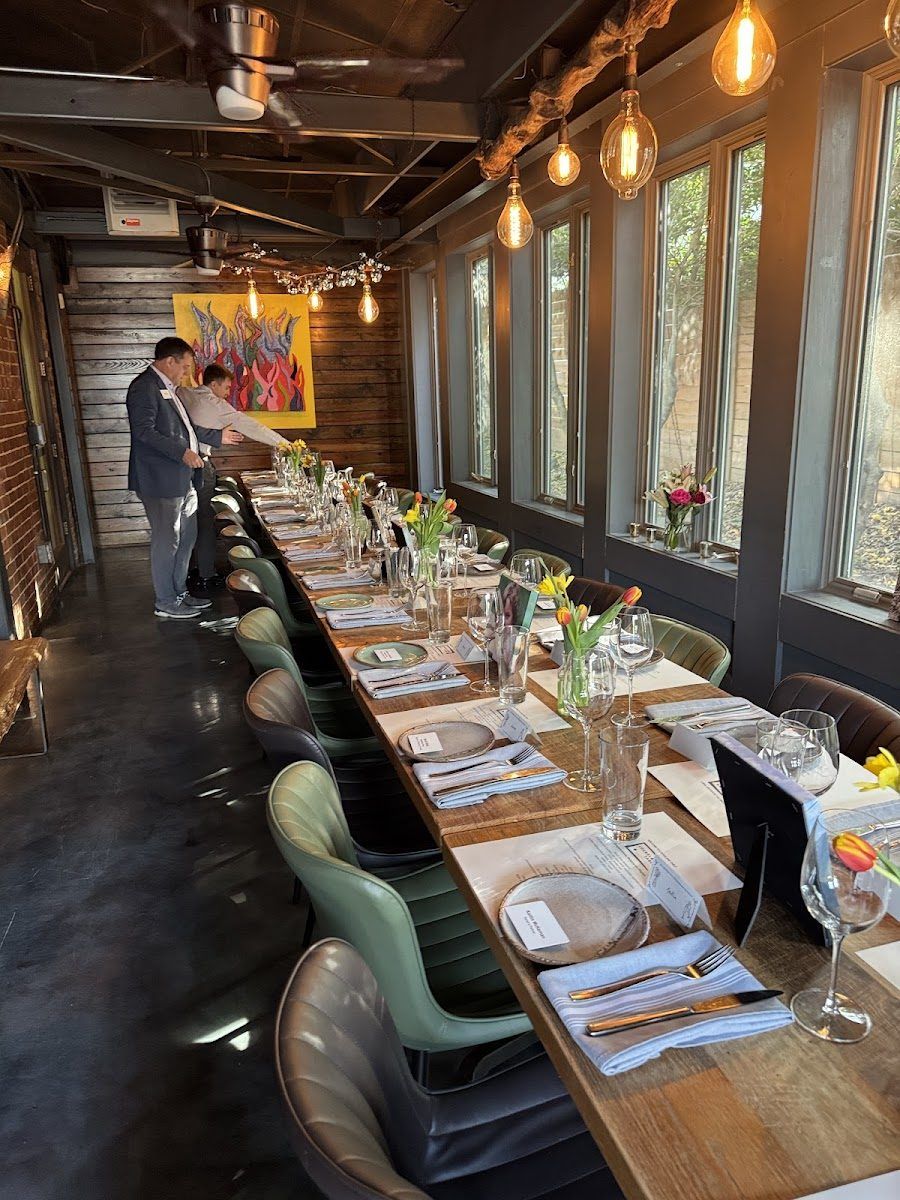 Lockeland Table Bar bar service