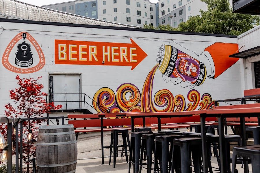 Tennessee Brew Works bar service