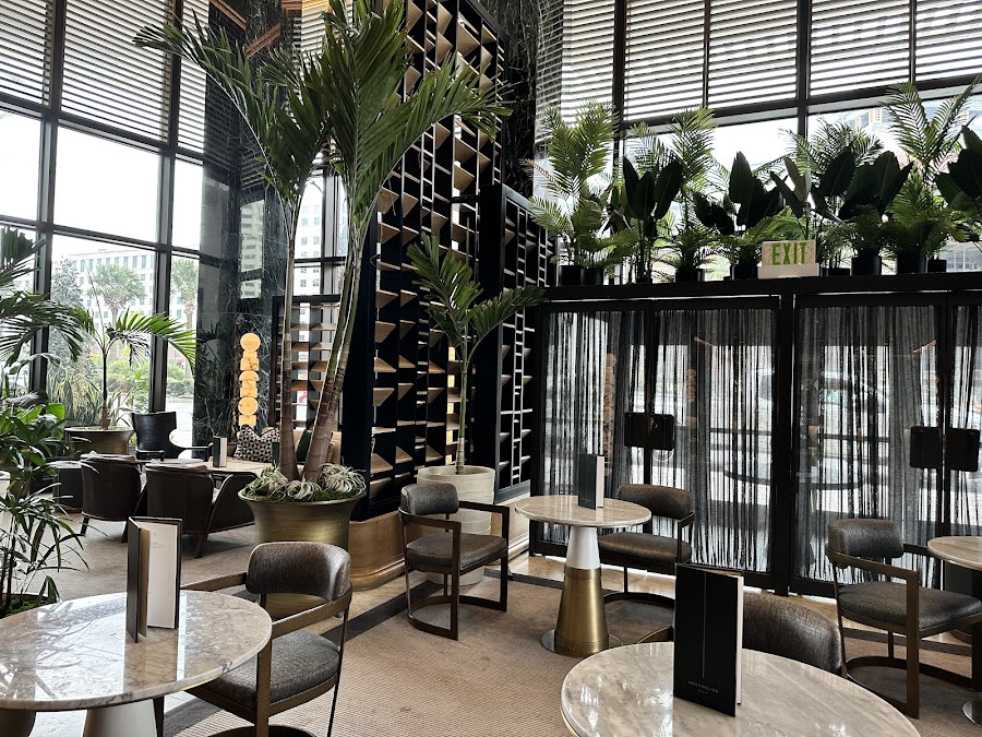Chandelier Bar, New Orleans