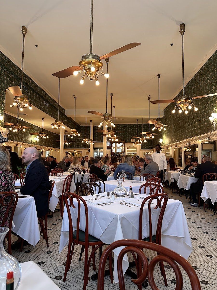 Galatoire's Bar bar service