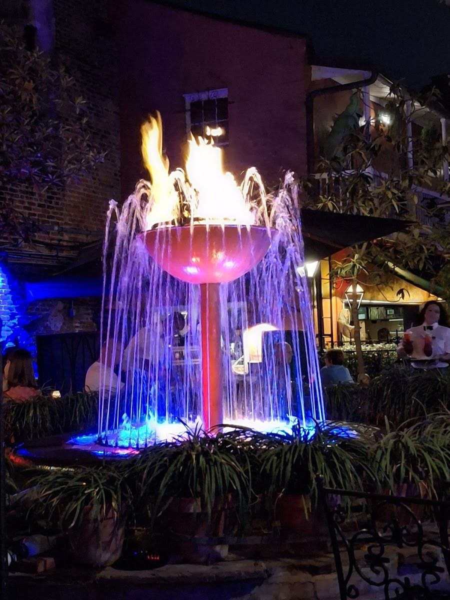 Pat O'Brien's French Quarter atmosphere