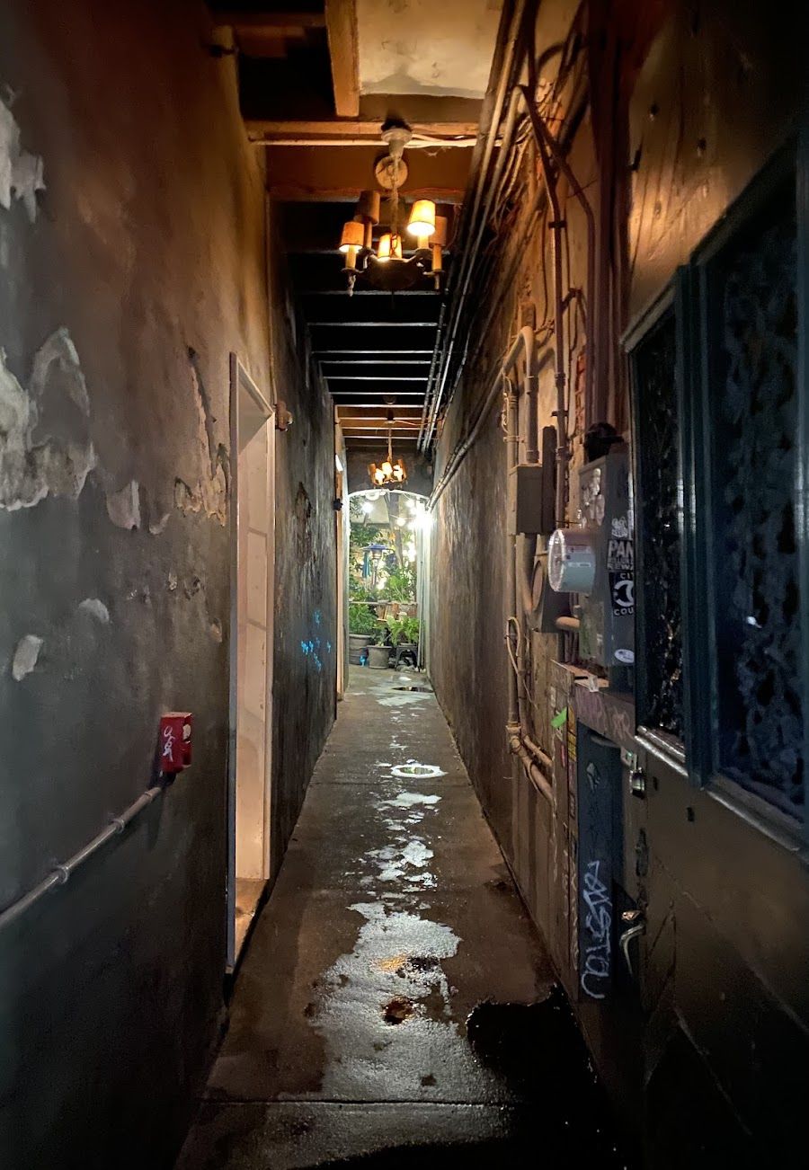 Sylvain French Quarter atmosphere