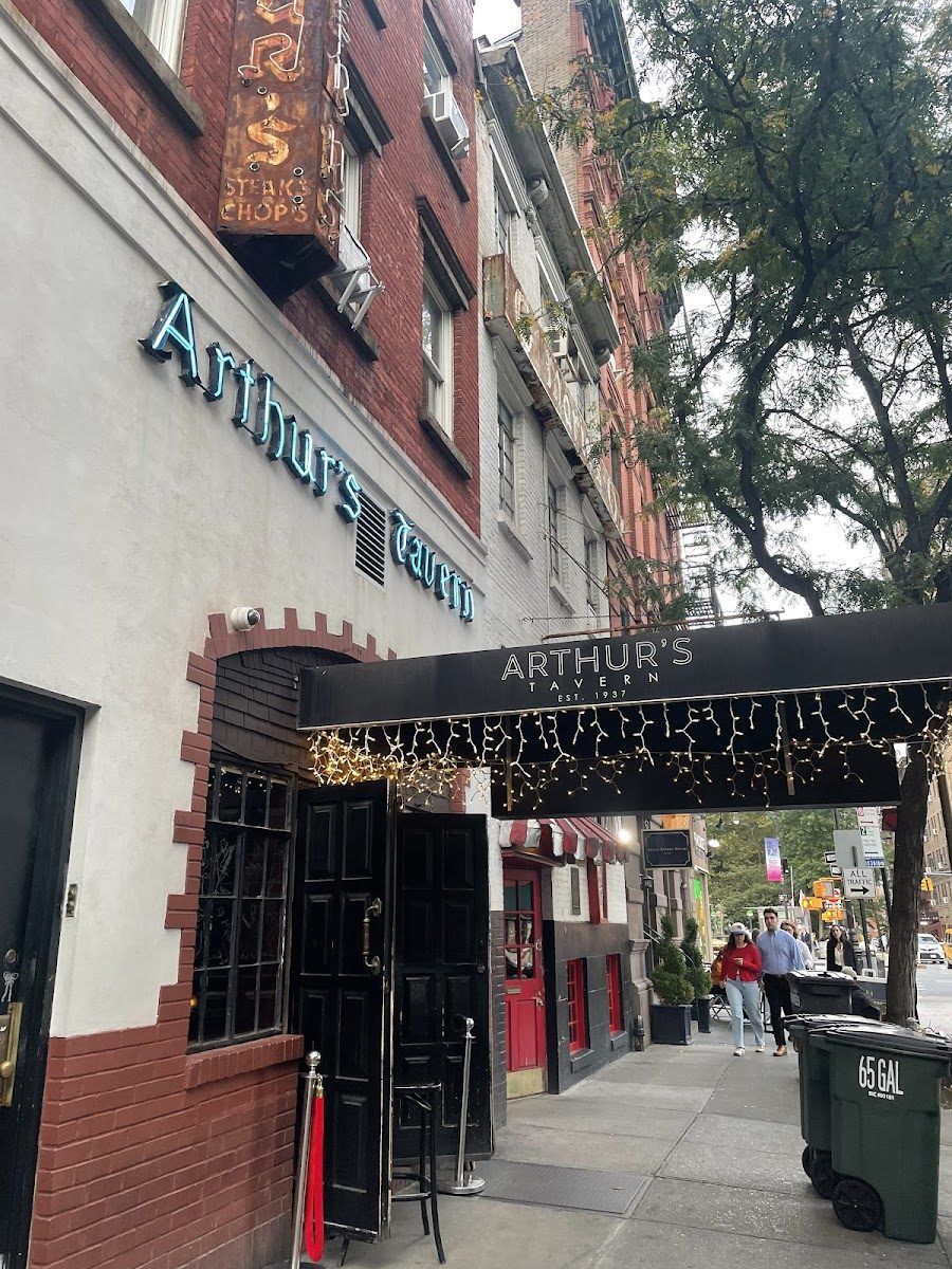 Arthur's Tavern cocktail at the bar