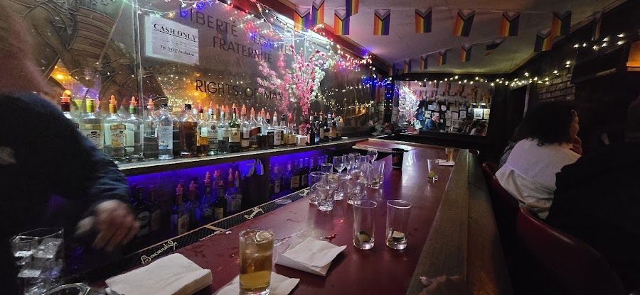 Arthur's Tavern West Village atmosphere
