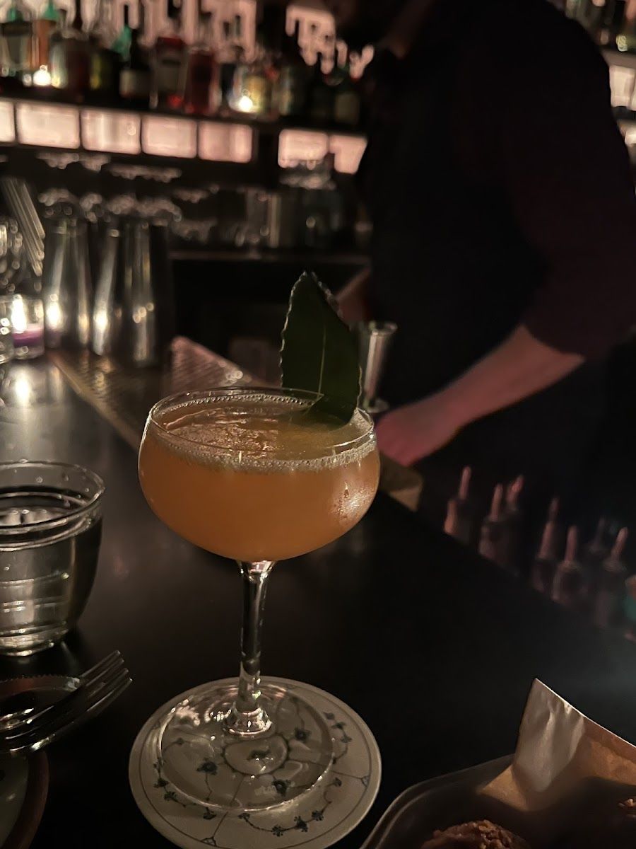 Banzarbar cocktail at the bar