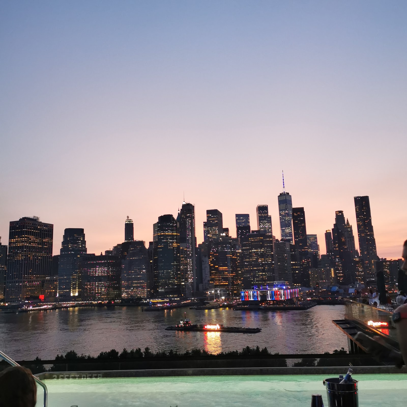 Harriet's Rooftop DUMBO atmosphere