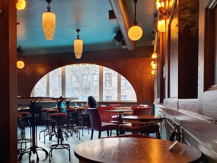 Pouring Ribbons, New York